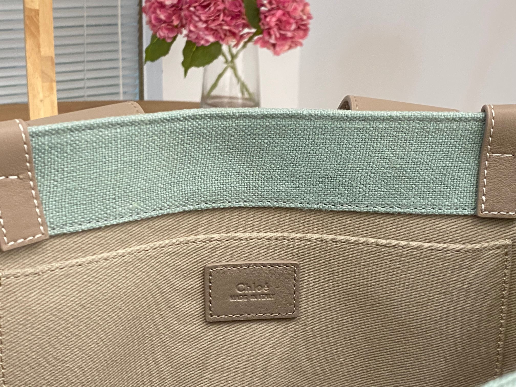 Chloe Medium Woody Tote Bag In Linen 